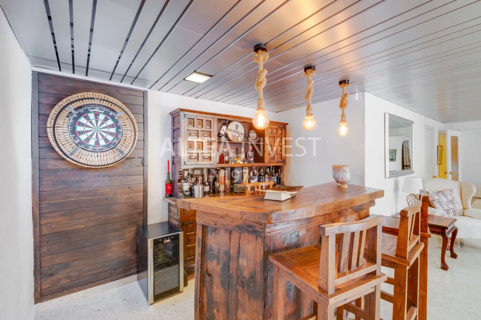 Exclusive Mediterranean-Style Chalet in El Planet