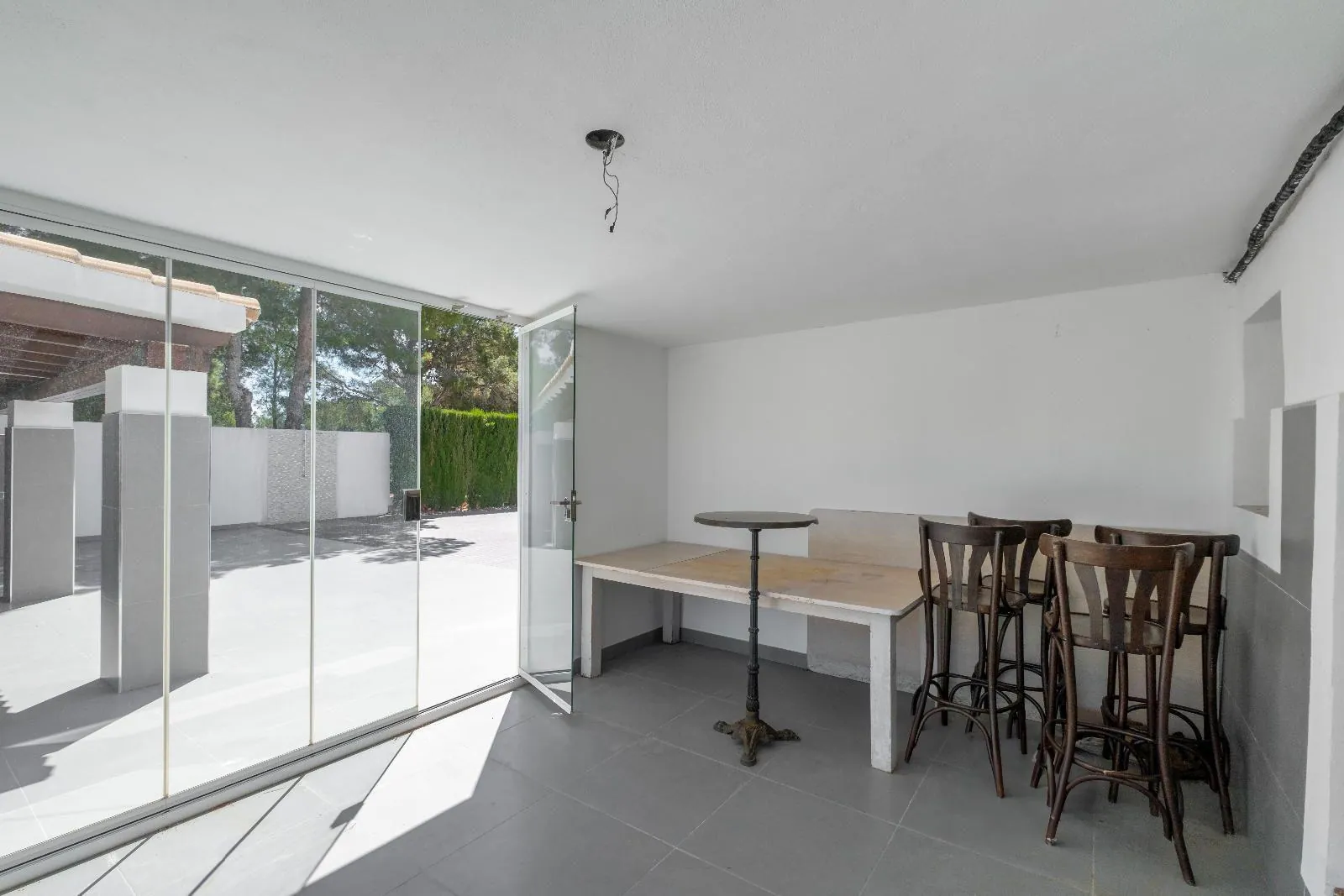 A villa designed for enjoyment: spaciousness, comfort, and privacy