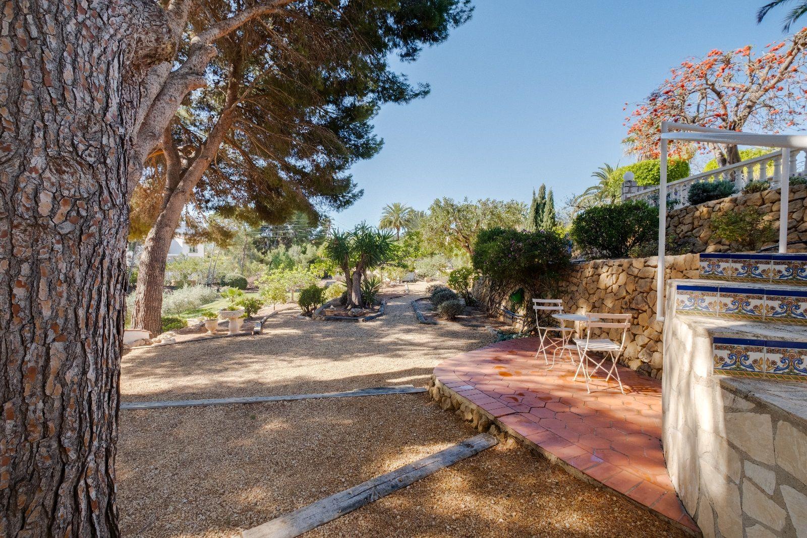 Luxurious and elegant villa with wonderful sea views
