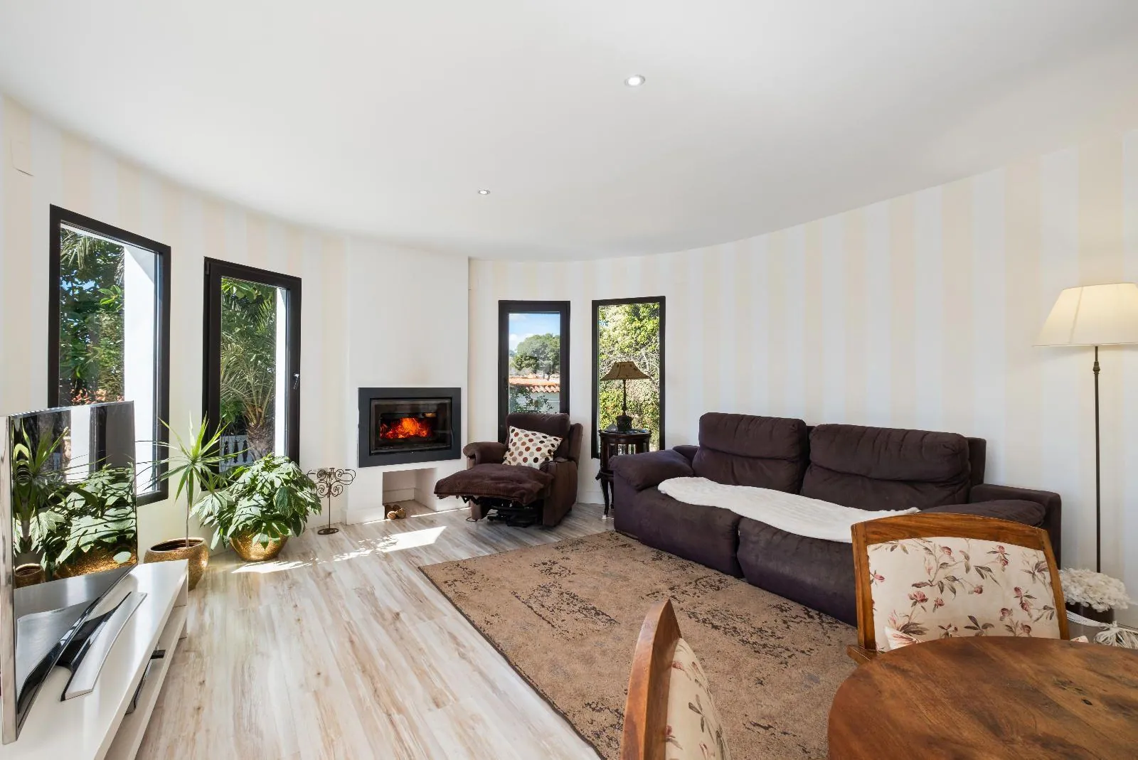 Charming Villa with Sea and Mountain Views in La Nucia