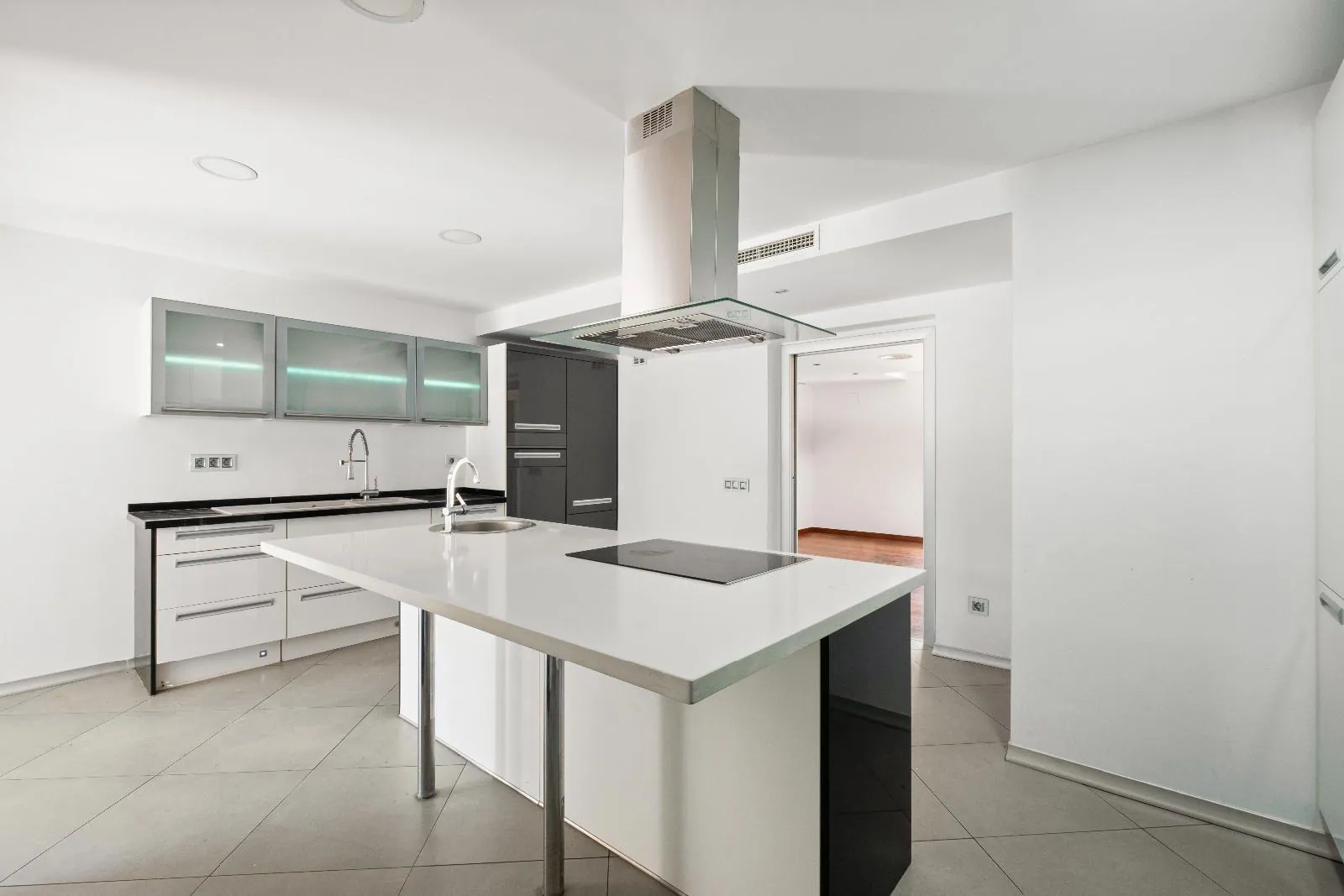 A villa designed for enjoyment: spaciousness, comfort, and privacy