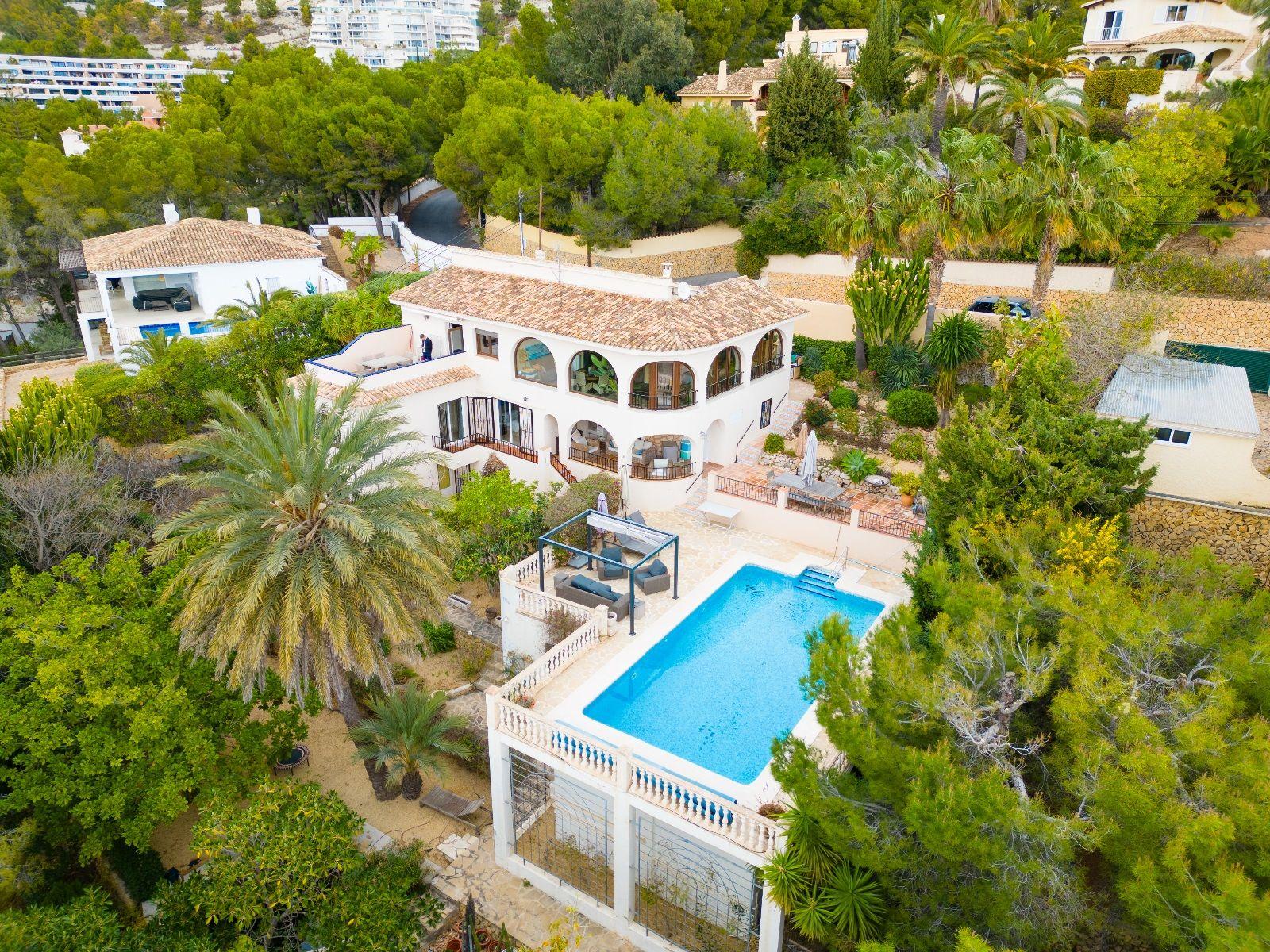 Independent villa surrounded by nature