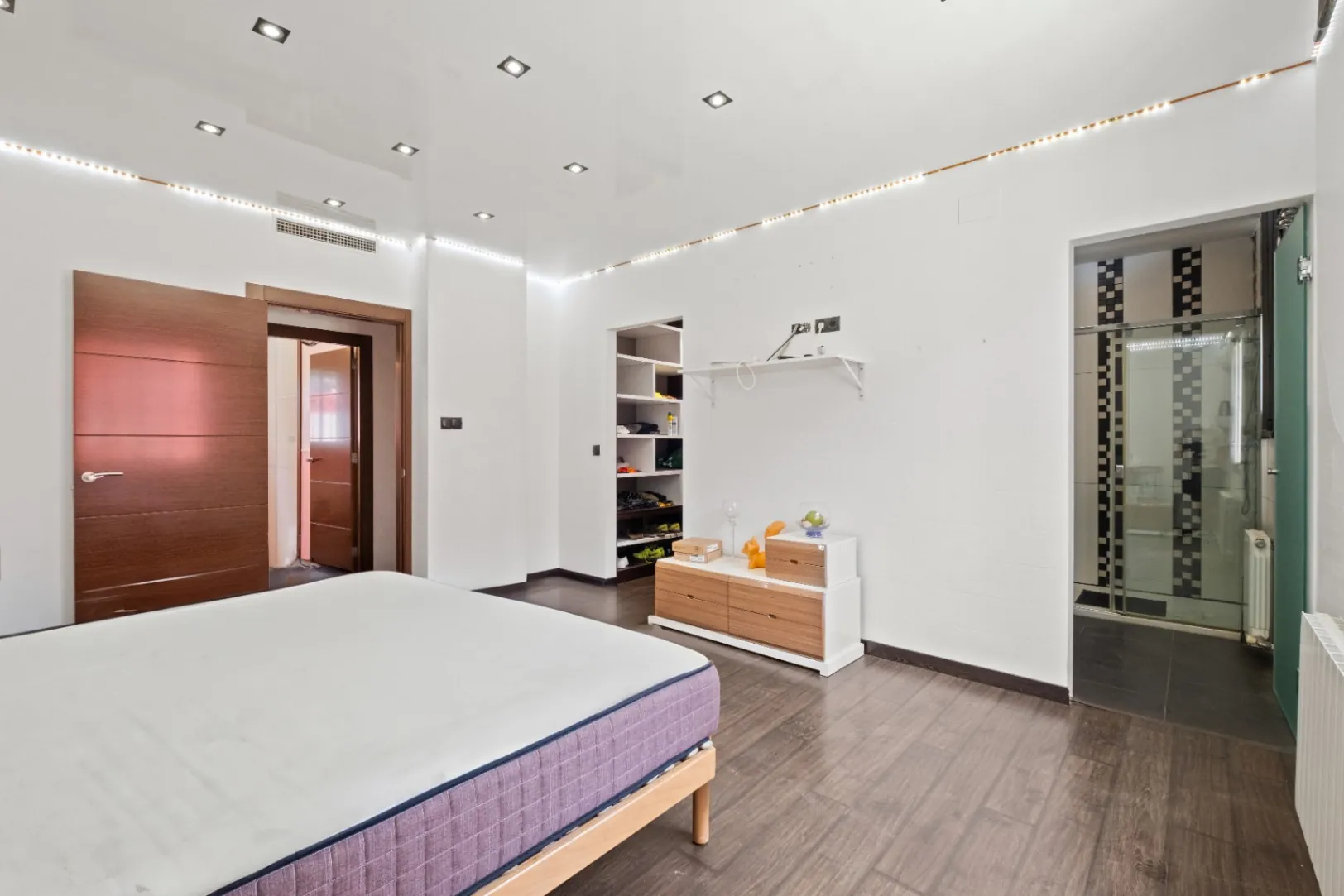 Two Villas – Nature, Privacy, and Versatility in a Unique Setting Next to Sierra Helada