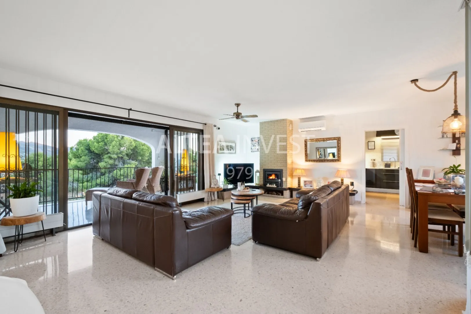 Exclusive Mediterranean-Style Chalet in El Planet
