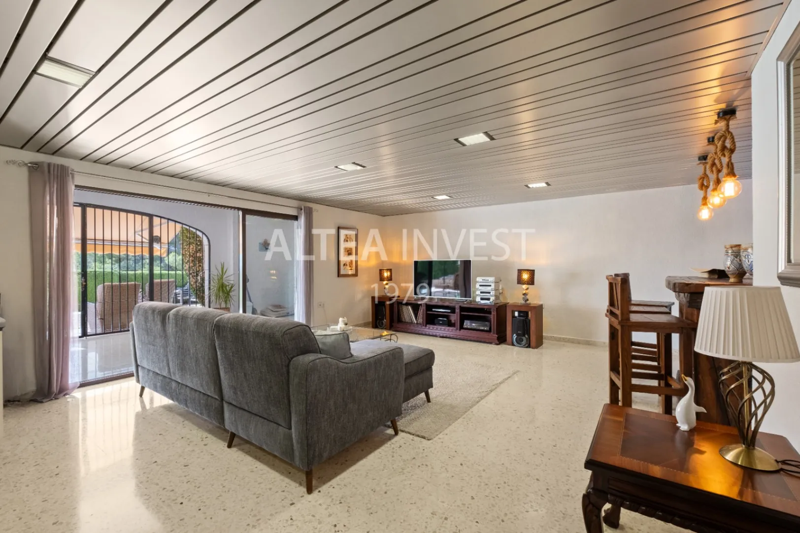 Exclusive Mediterranean-Style Chalet in El Planet