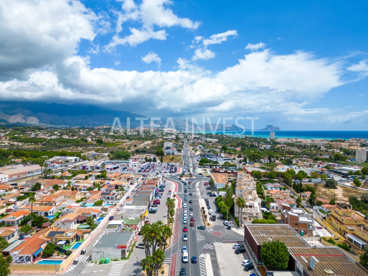 Penthouse with a large private terrace in Albir: comfort, light, and panoramic views.