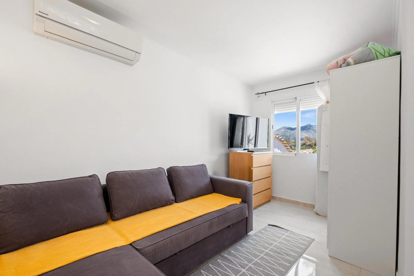 Completely renovated villa in Alfaz del Pi: sea and mountain views