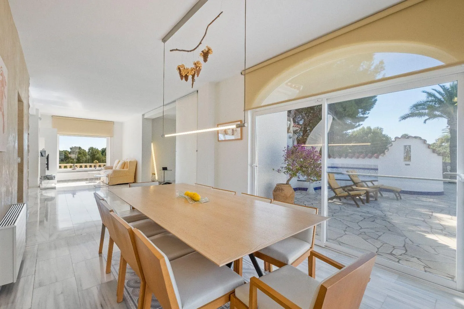 Luxurious and elegant villa with wonderful sea views