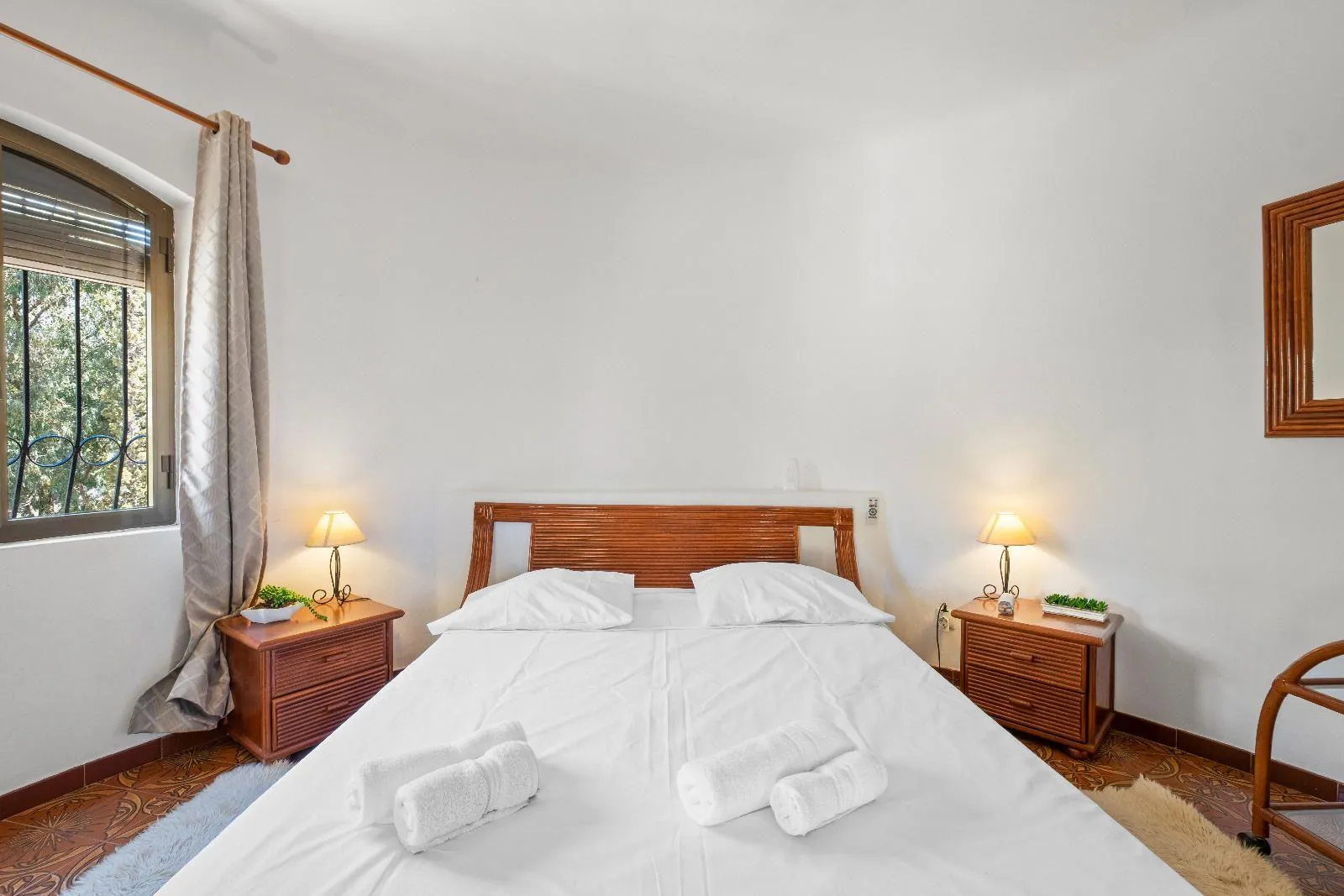 Cosy Mediterranean style villa with open views over the bay of Altea.