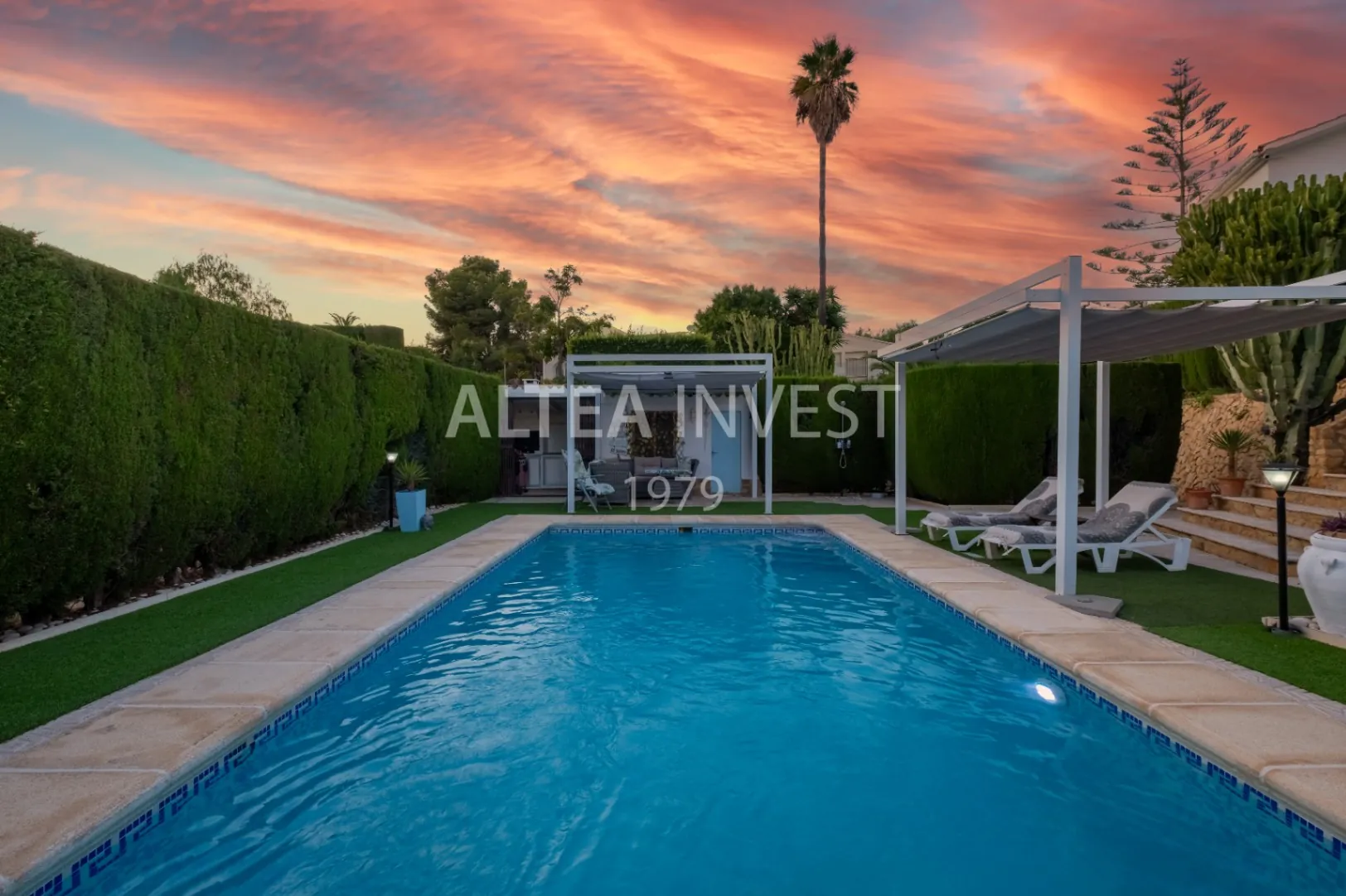 Exclusive Mediterranean-Style Chalet in El Planet
