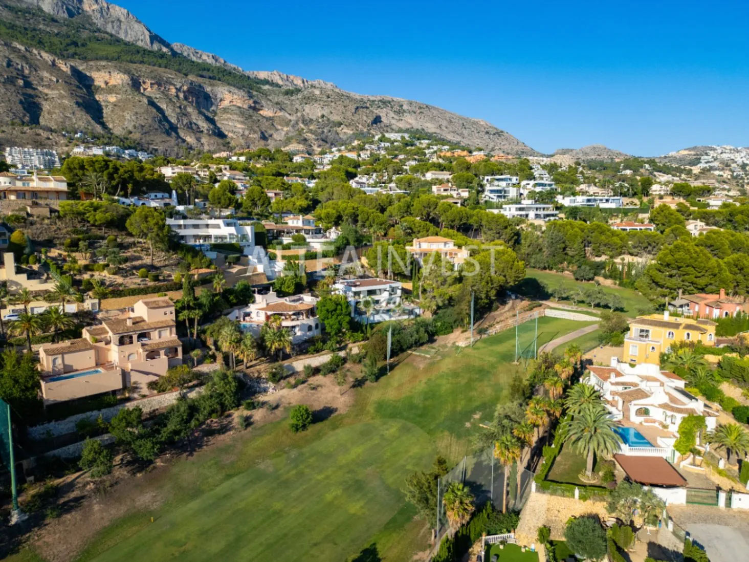 1345 - Altea La Vella, luxury by the golf: modern villa with infinity pool and premium finishes