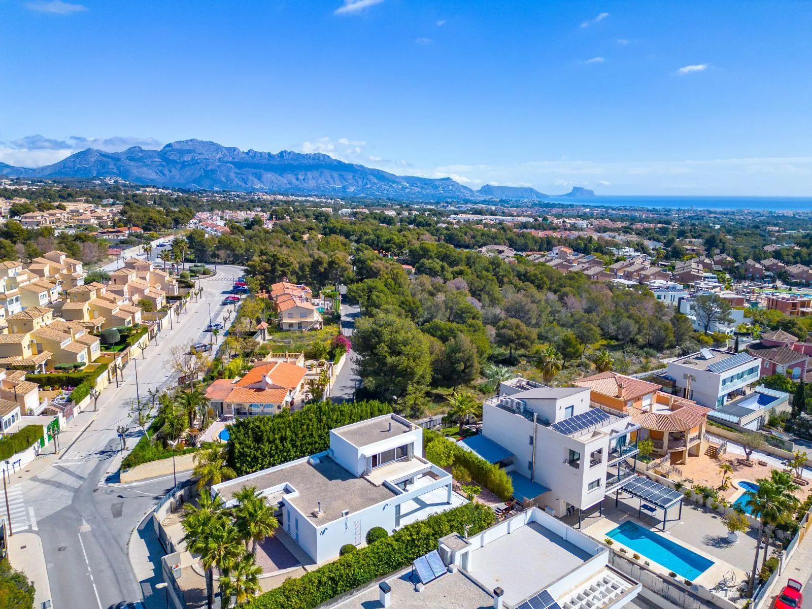 Exclusive Detached Villa with Panoramic Views, Private Pool and Outdoor Kitchen in Albir