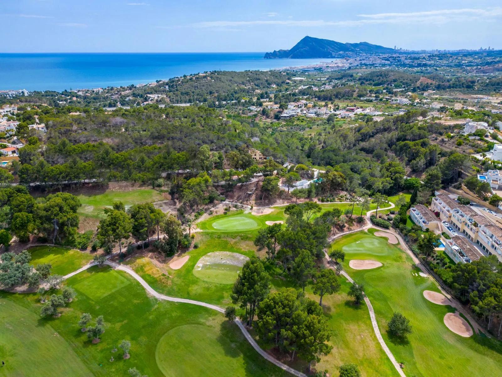 1345 - Altea La Vella, luxury by the golf: modern villa with infinity pool and premium finishes