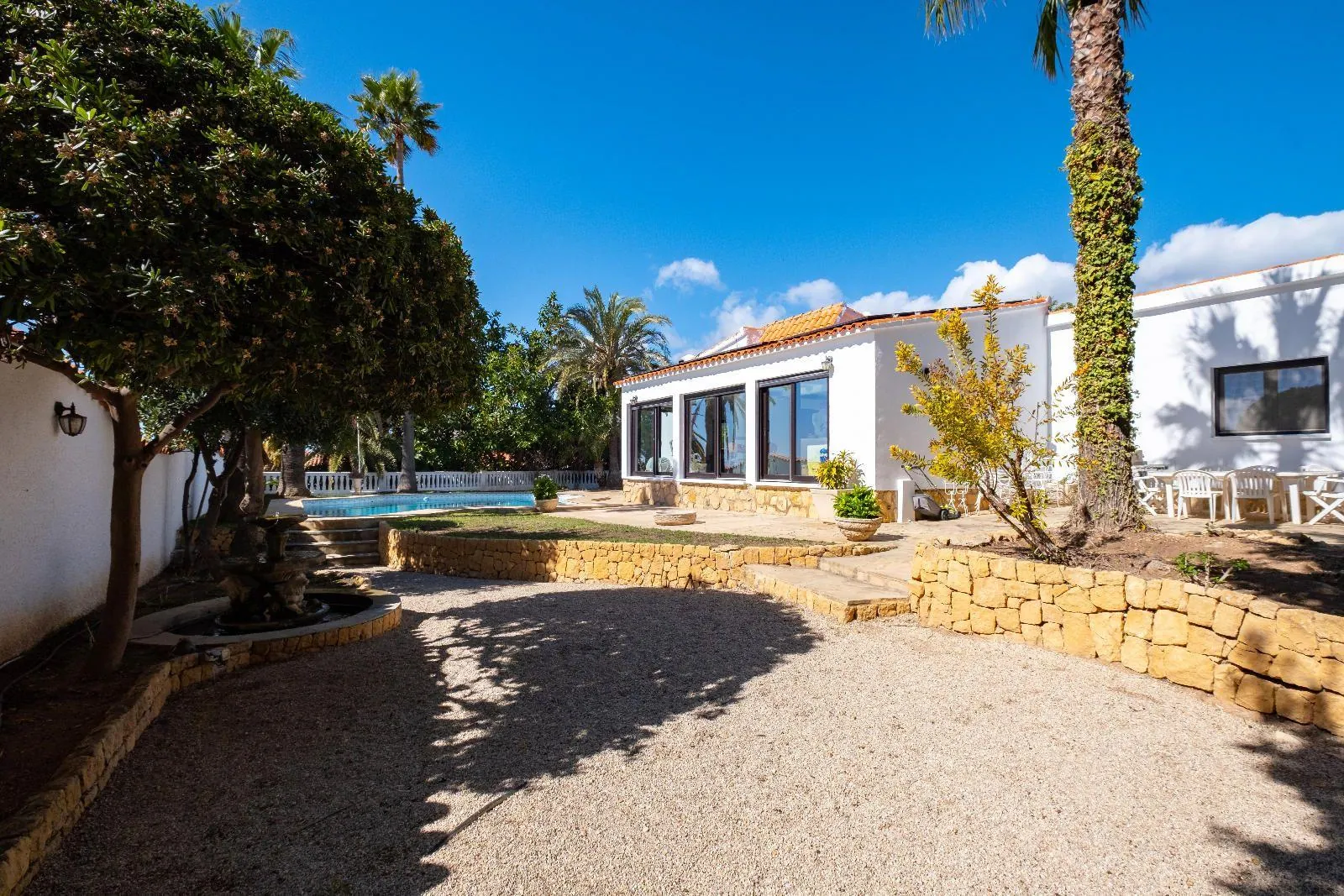 Charming Villa with Sea and Mountain Views in La Nucia