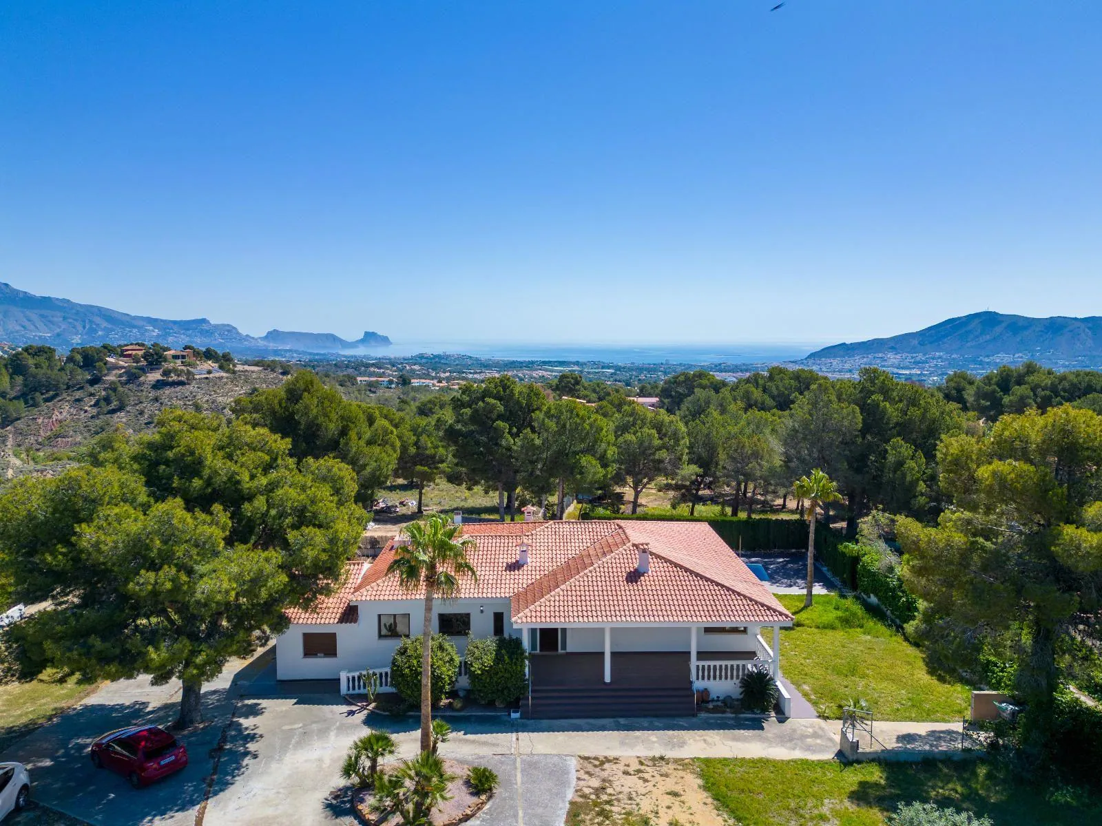 A villa designed for enjoyment: spaciousness, comfort, and privacy