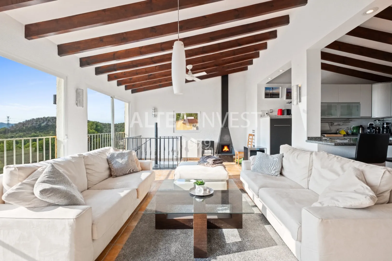 Charming Mediterranean Villa with Sea Views and Space to Enjoy