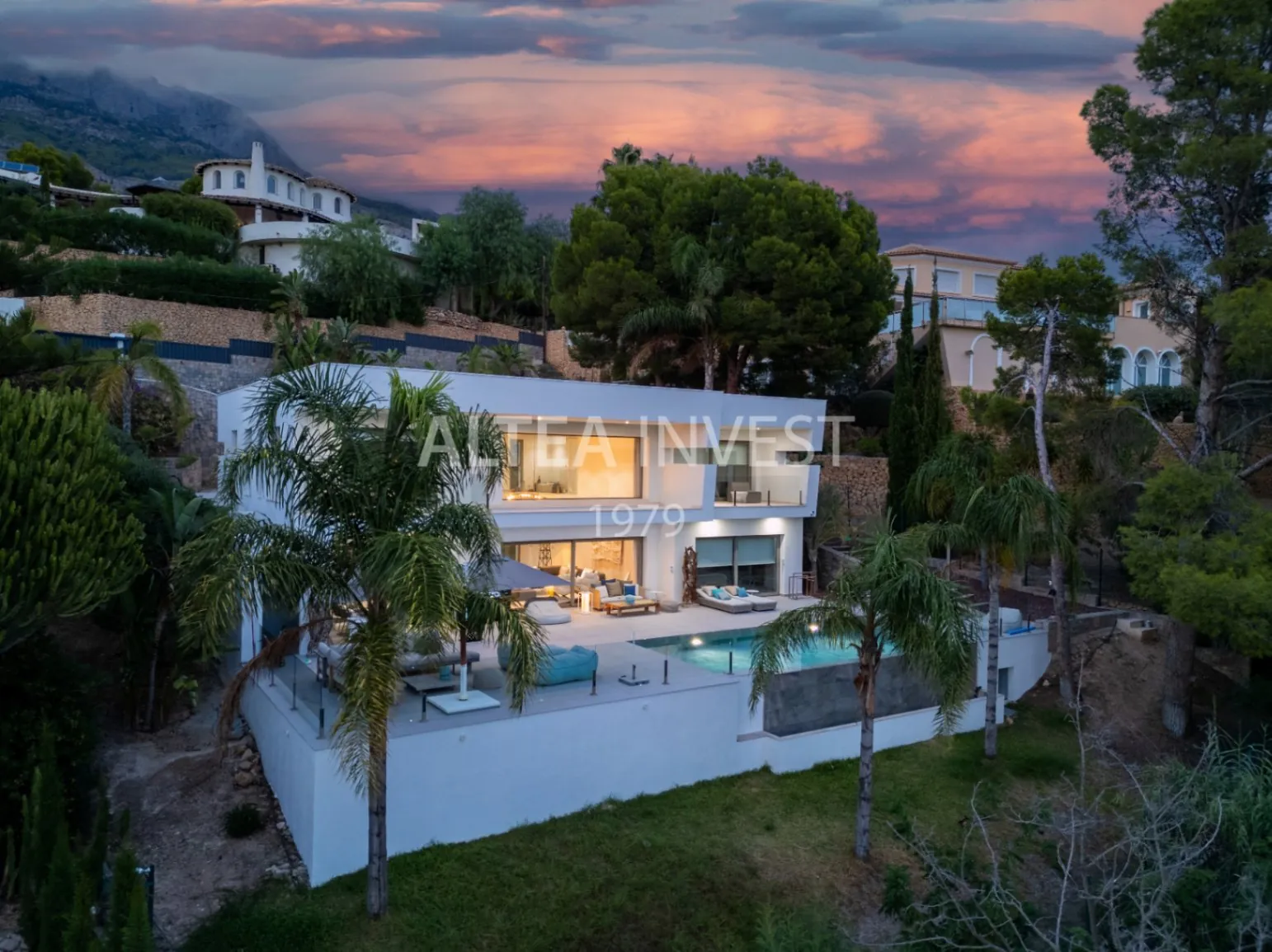 1345 - Altea La Vella, luxury by the golf: modern villa with infinity pool and premium finishes