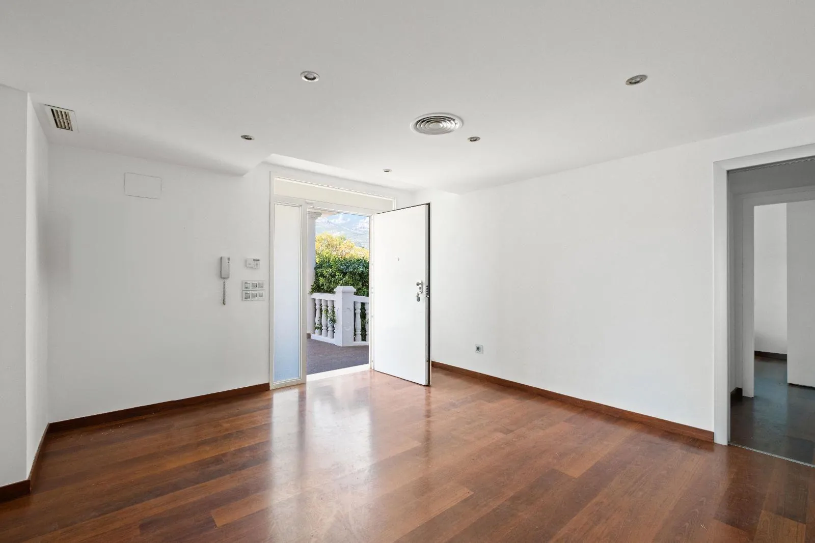 A villa designed for enjoyment: spaciousness, comfort, and privacy
