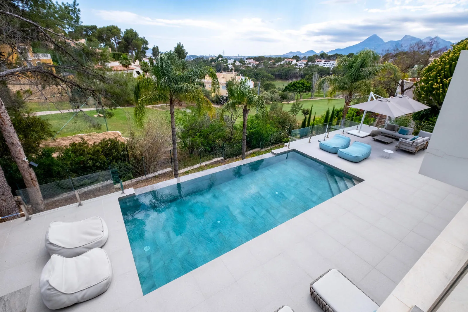 1345 - Altea La Vella, luxury by the golf: modern villa with infinity pool and premium finishes