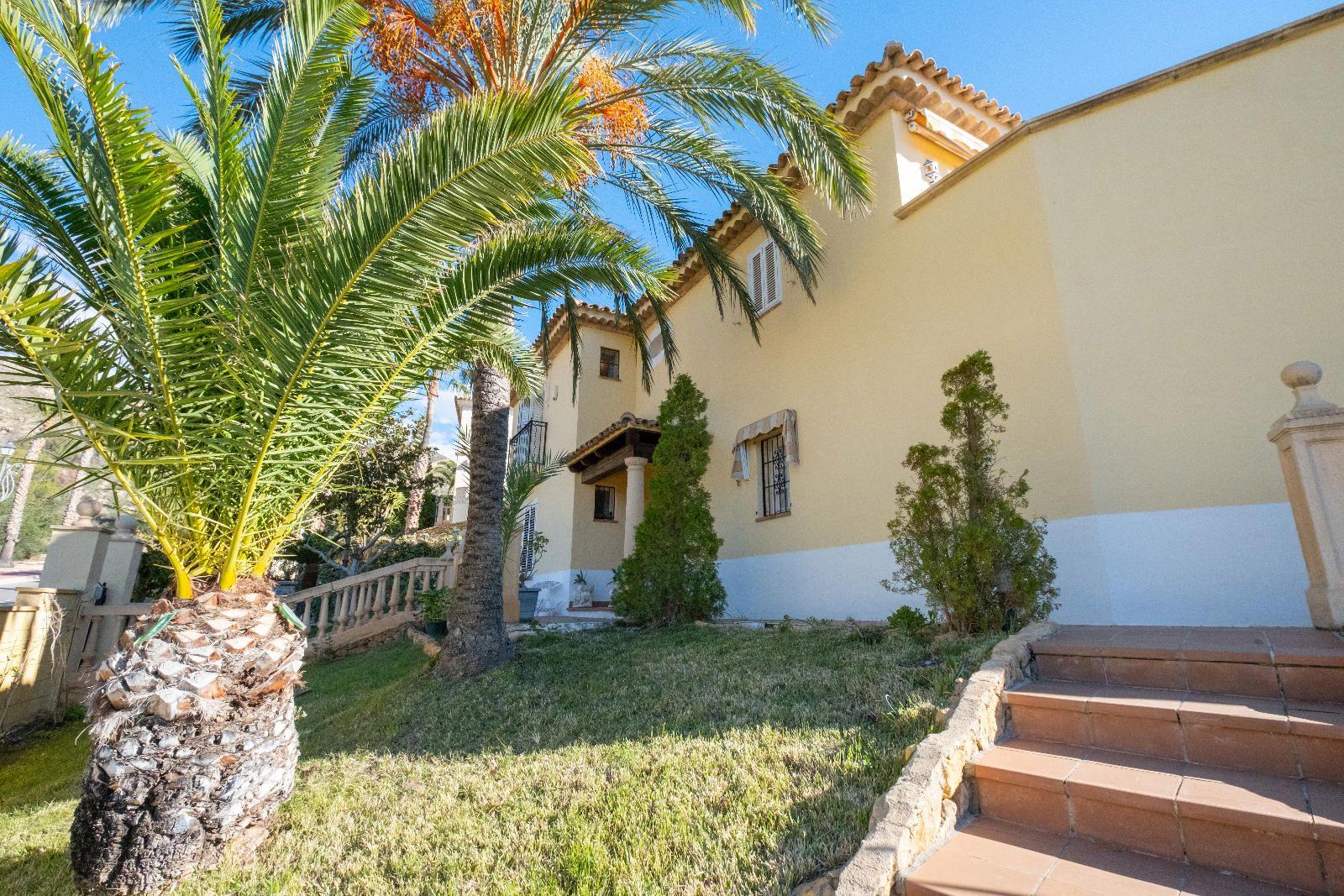 Exquisite Modern Villa with Stunning Views in Finestrat
