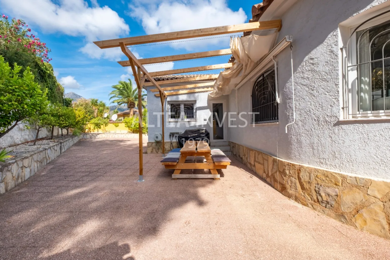 Spectacular villa completely renovated with stunning views of the Mediterranean Sea.