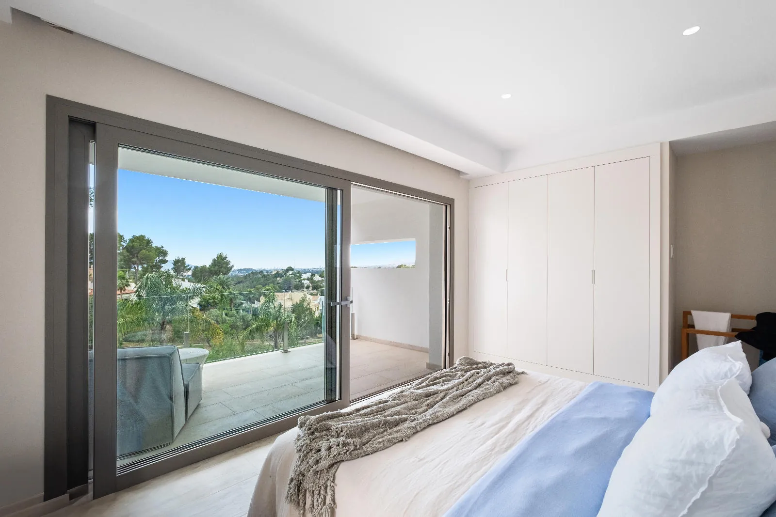 1345 - Altea La Vella, luxury by the golf: modern villa with infinity pool and premium finishes