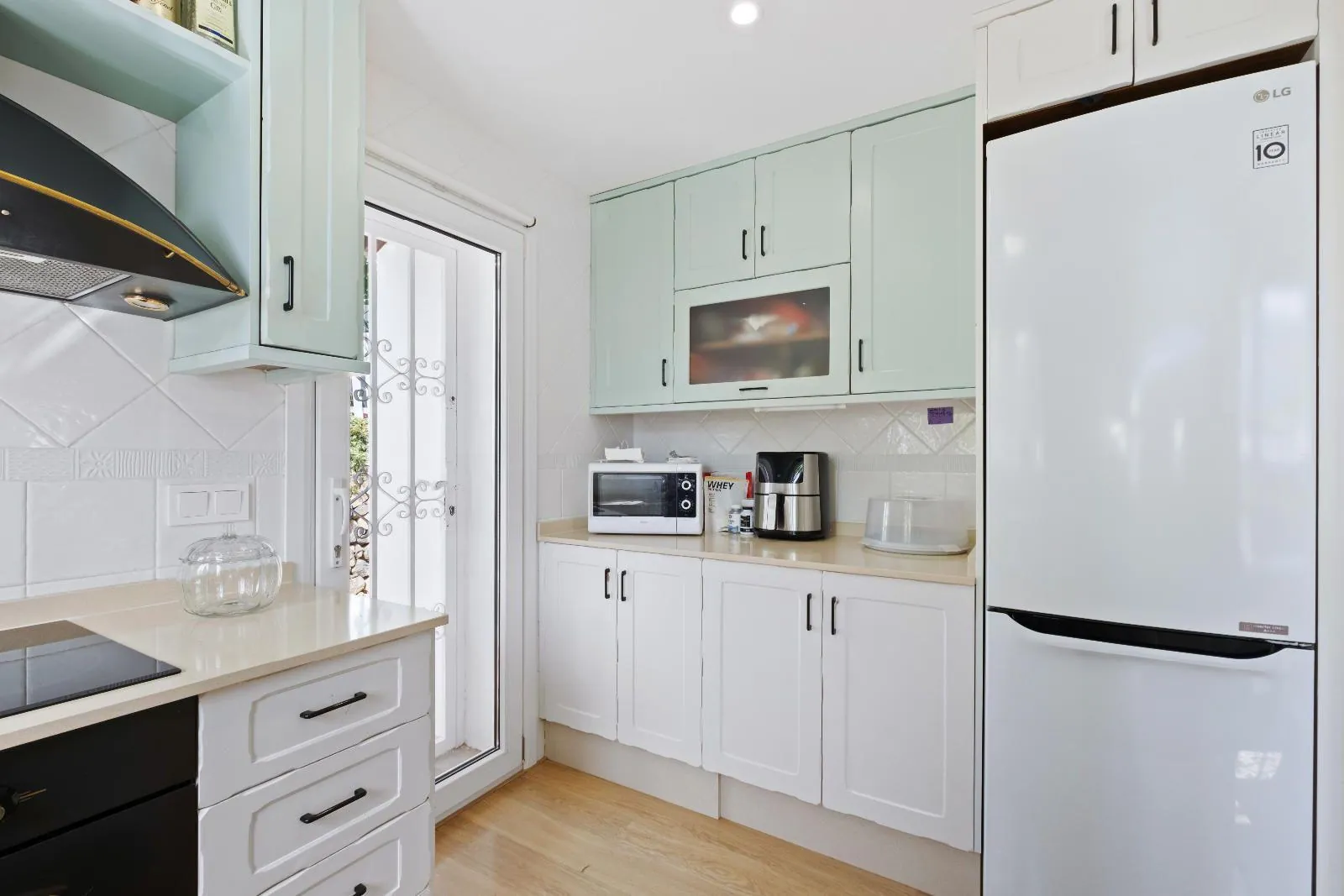 Modern and cozy villa in Alfaz del Pi: comfort, style, and serenity in one place