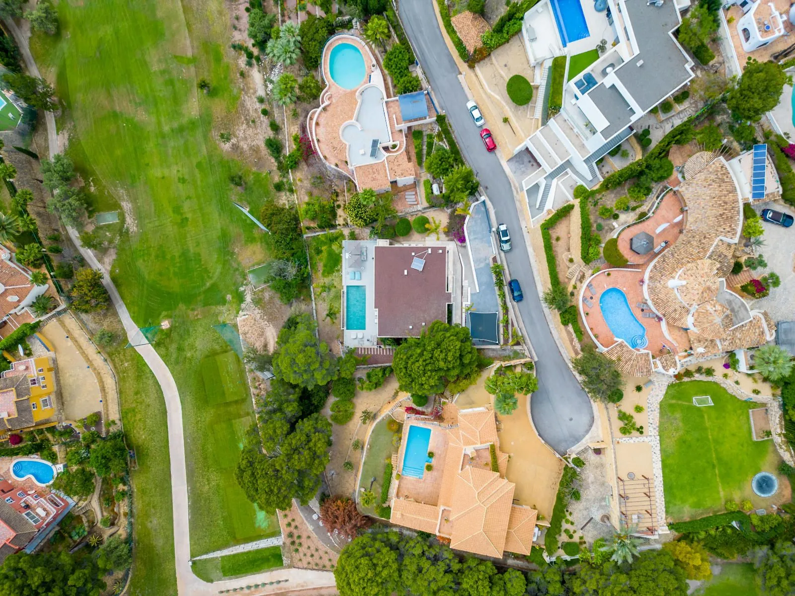 1345 - Altea La Vella, luxury by the golf: modern villa with infinity pool and premium finishes