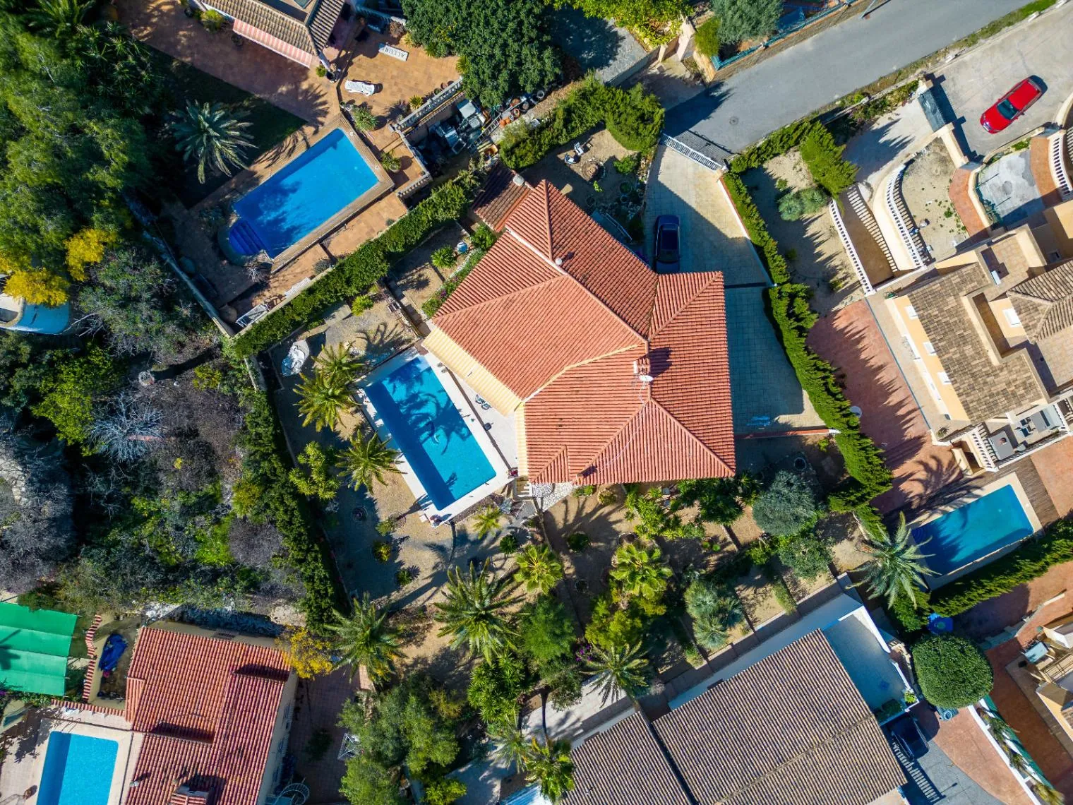 Elegant Mediterranean Villa with Guest House in La Nucia