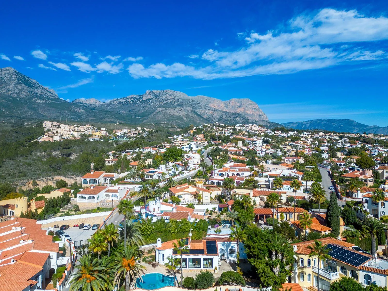 Charming Villa with Sea and Mountain Views in La Nucia