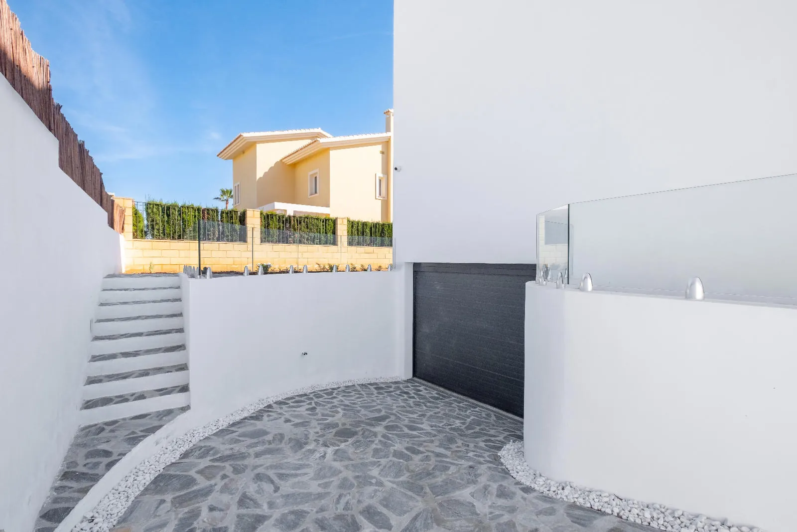 Newly Built Villa with Sea Views and Cutting-Edge Design