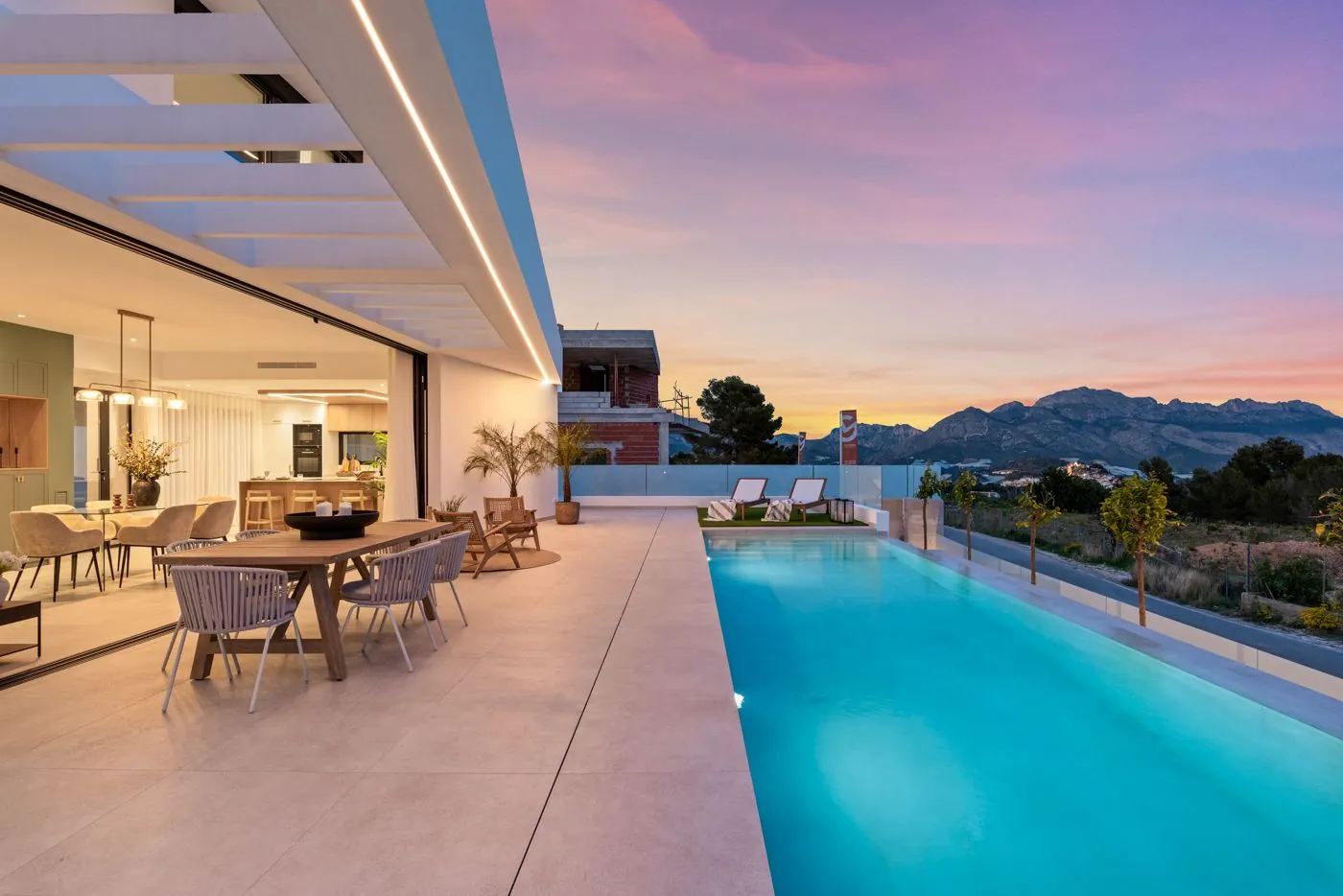 Contemporary newly built villas surrounded by mountains in Polop de la Marina.