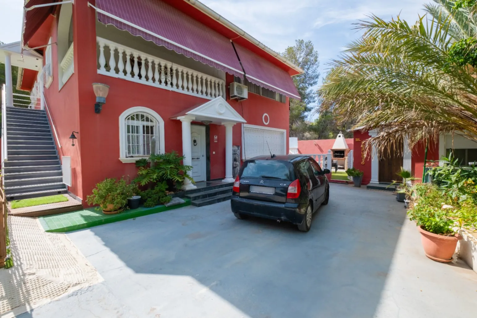 Two Villas – Nature, Privacy, and Versatility in a Unique Setting Next to Sierra Helada
