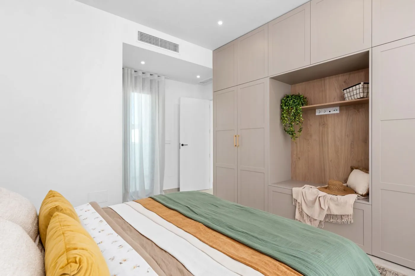 Contemporary newly built villas surrounded by mountains in Polop de la Marina.