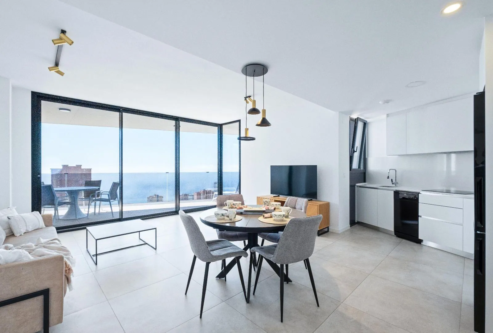 Elegant new build home with sea views in Benidorm