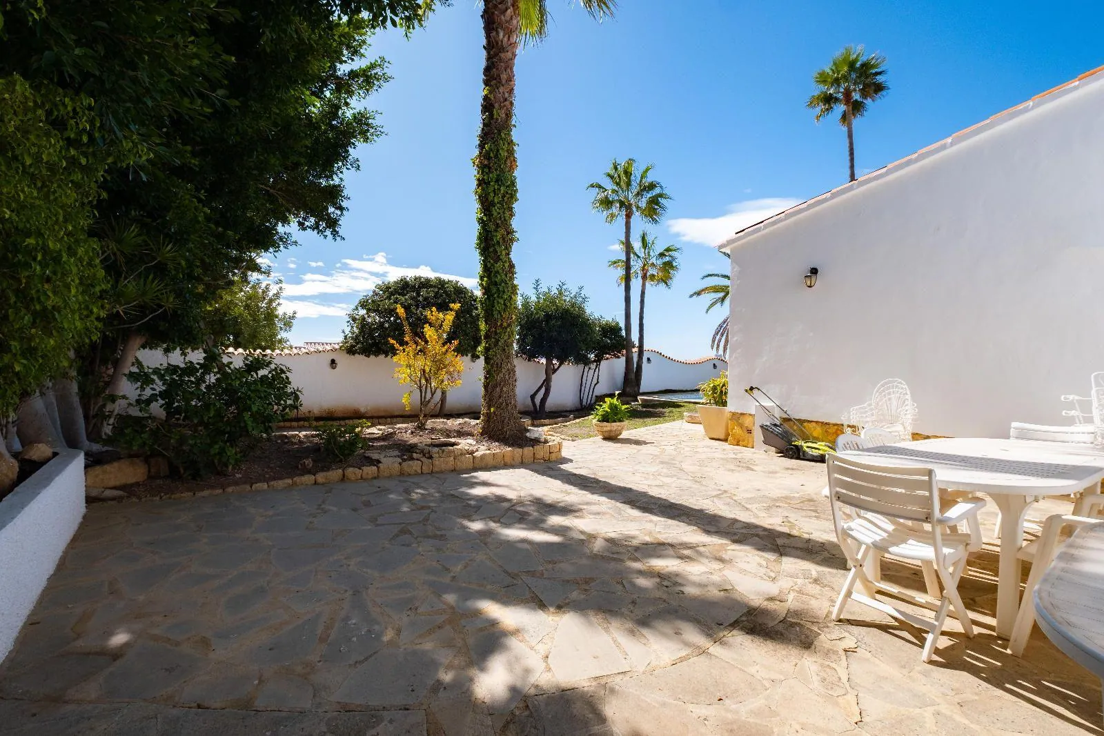 Charming Villa with Sea and Mountain Views in La Nucia