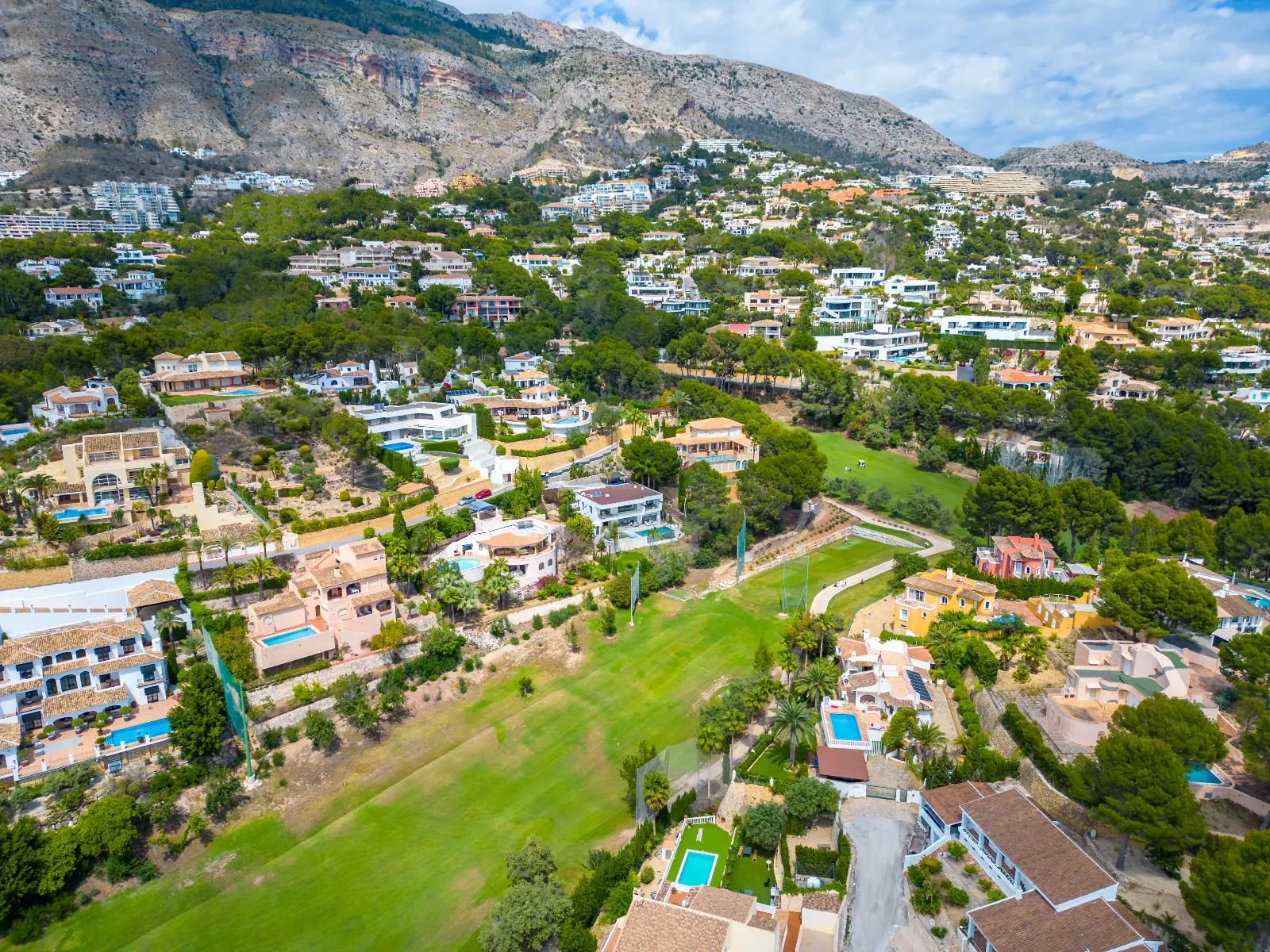 1345 - Altea La Vella, luxury by the golf: modern villa with infinity pool and premium finishes