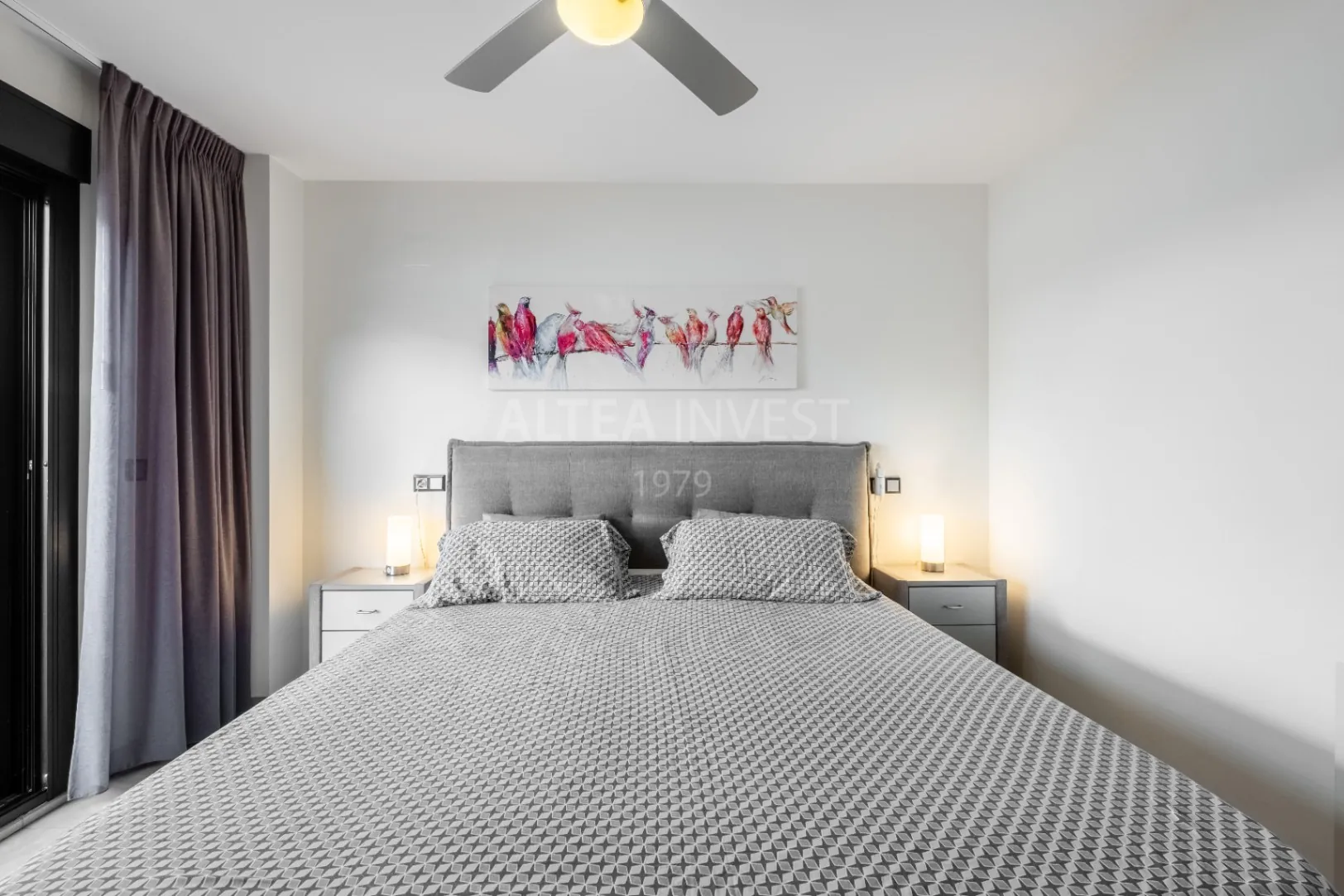 Penthouse with a large private terrace in Albir: comfort, light, and panoramic views.