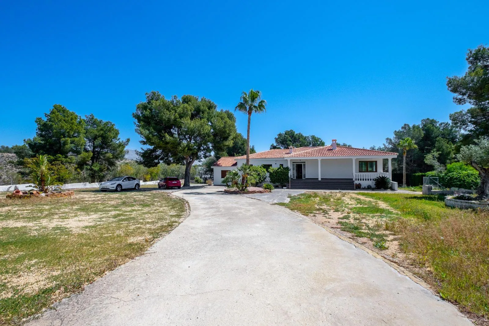 A villa designed for enjoyment: spaciousness, comfort, and privacy