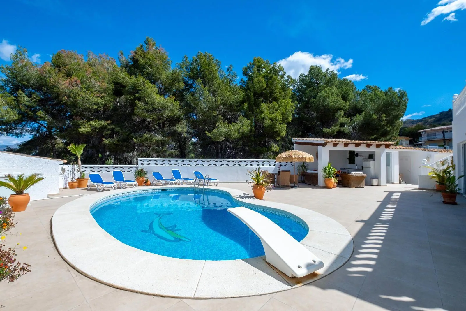 Exclusive Independent Villa with Panoramic Views, Private Pool and Outdoor Kitchen in Albir