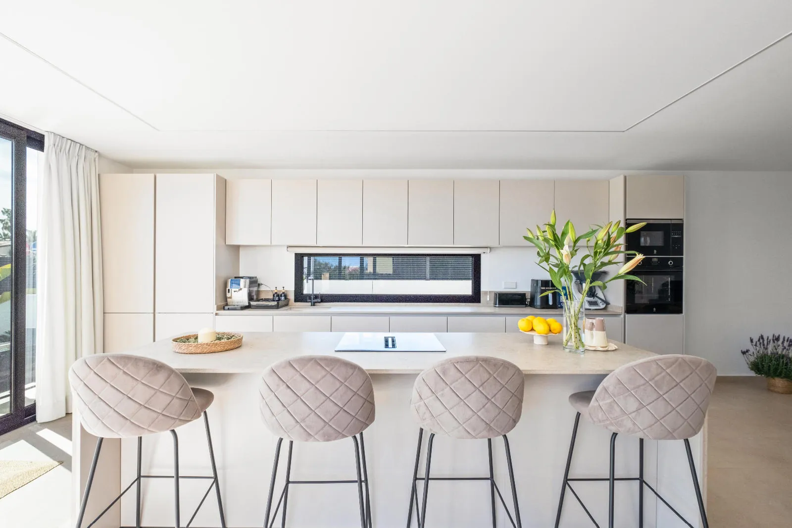 Newly Built Villa with Sea Views and Cutting-Edge Design