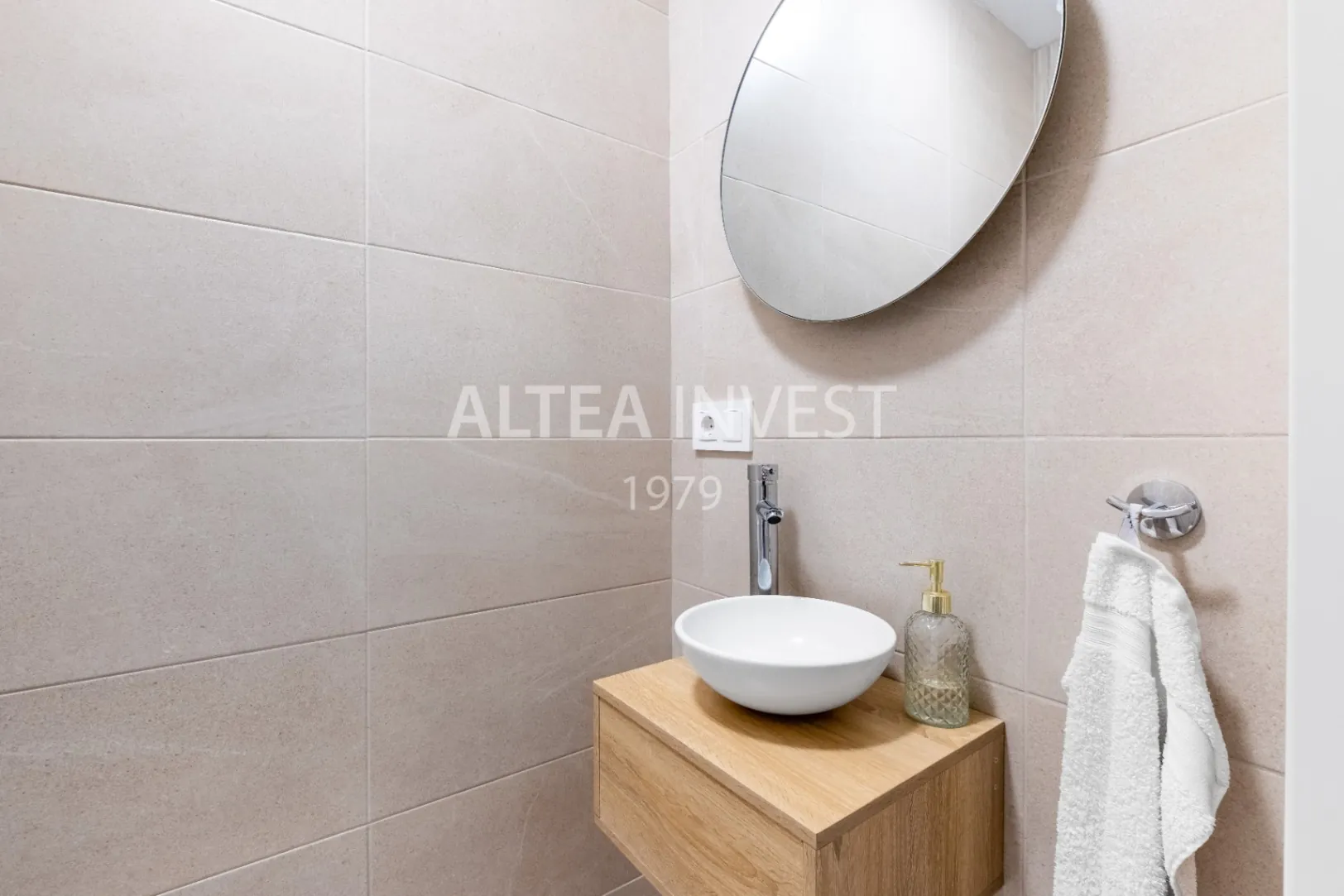 Spectacular villa completely renovated with stunning views of the Mediterranean Sea.