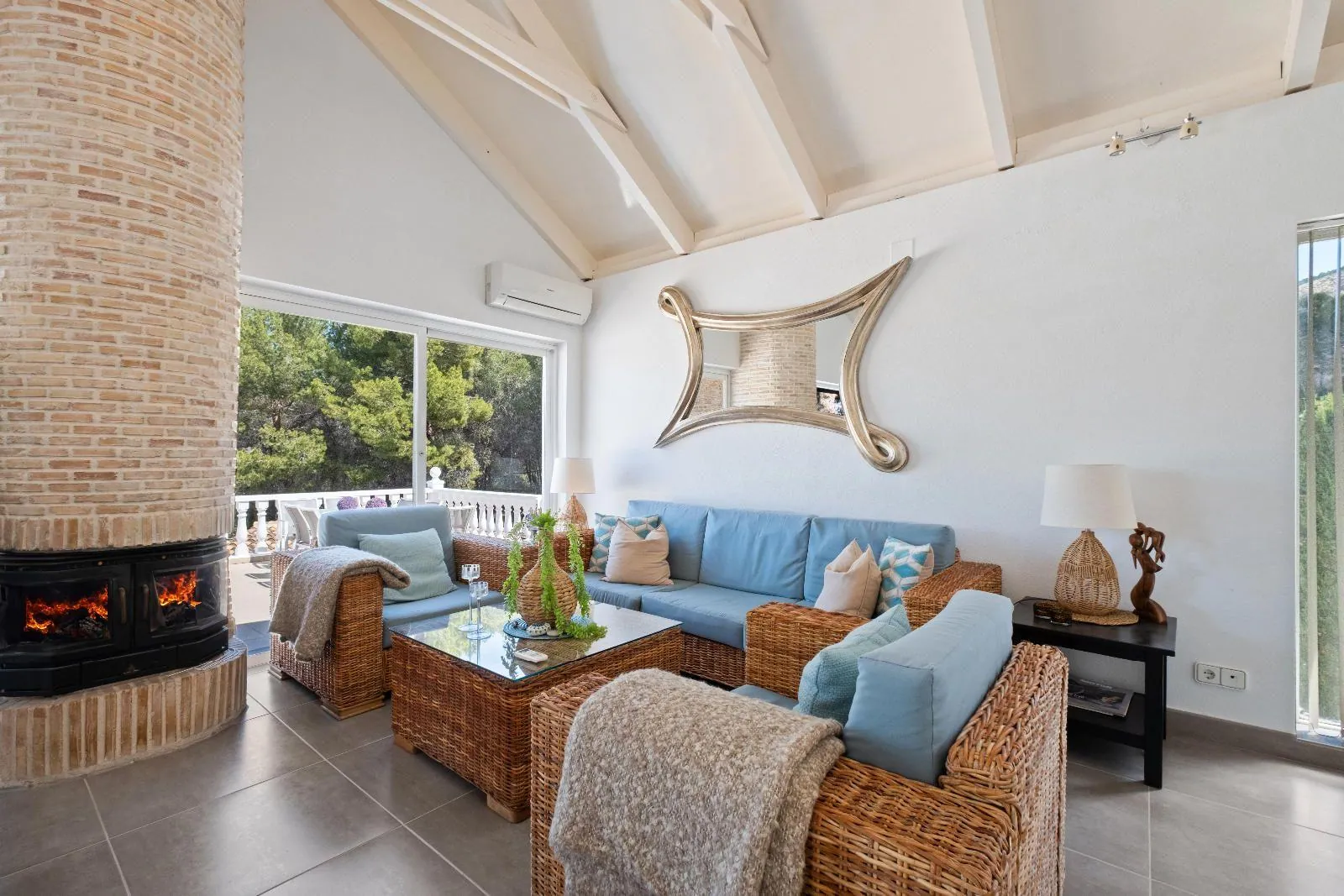 Exclusive Independent Villa with Panoramic Views, Private Pool and Outdoor Kitchen in Albir