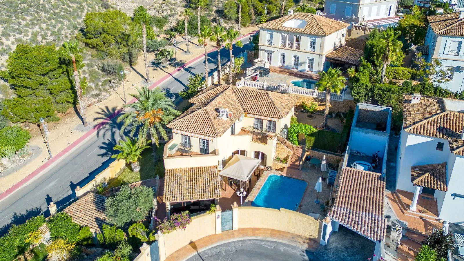 Exquisite Modern Villa with Stunning Views in Finestrat