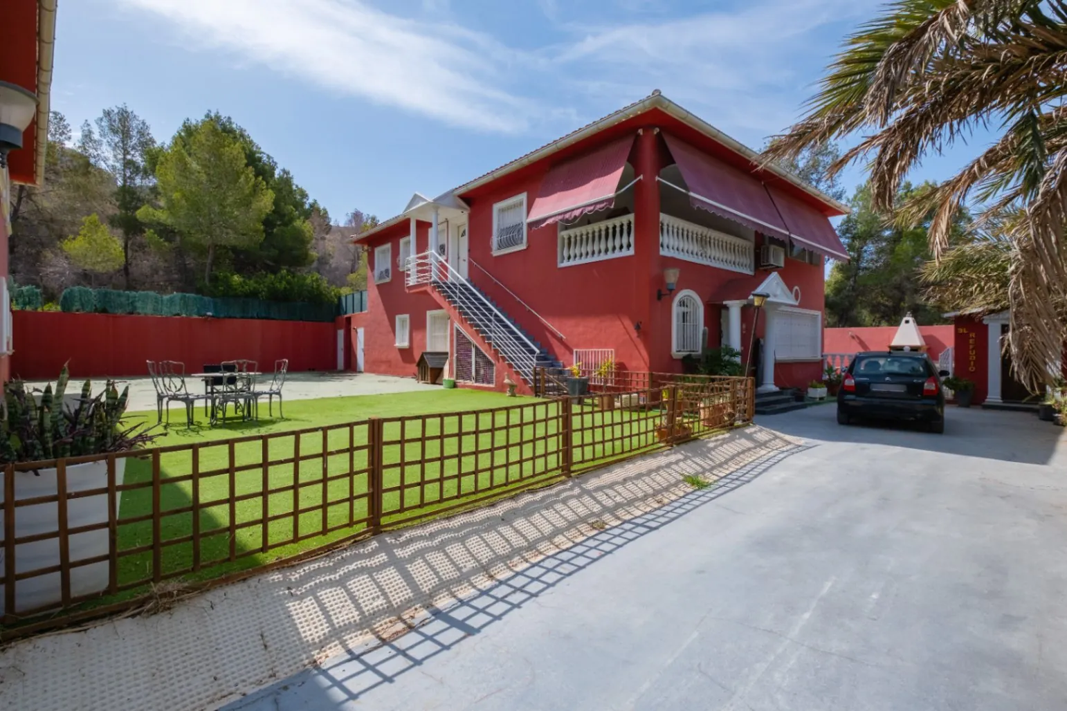 Two Villas – Nature, Privacy, and Versatility in a Unique Setting Next to Sierra Helada