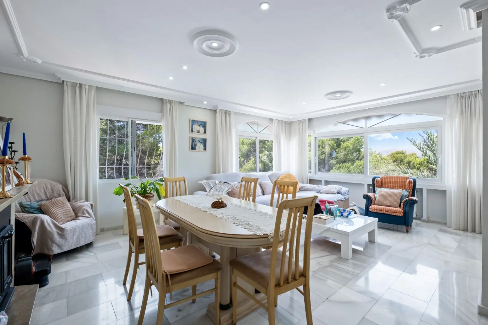 Two Villas – Nature, Privacy, and Versatility in a Unique Setting Next to Sierra Helada