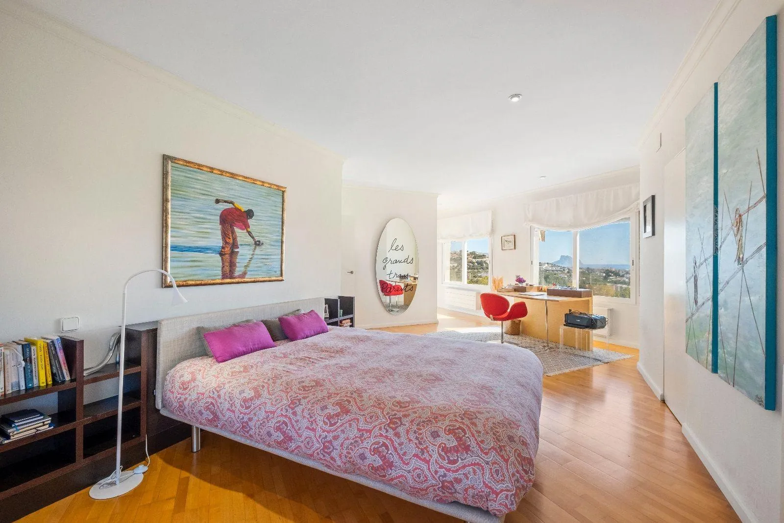 Luxurious and elegant villa with wonderful sea views