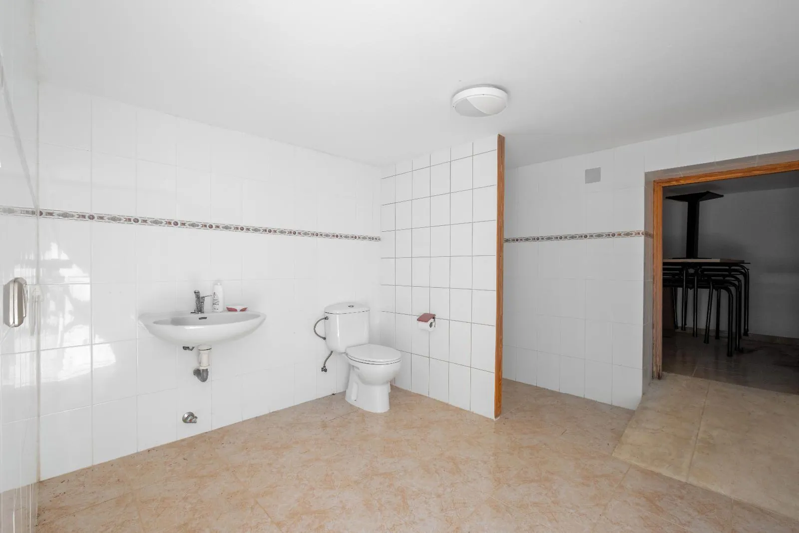 A villa designed for enjoyment: spaciousness, comfort, and privacy