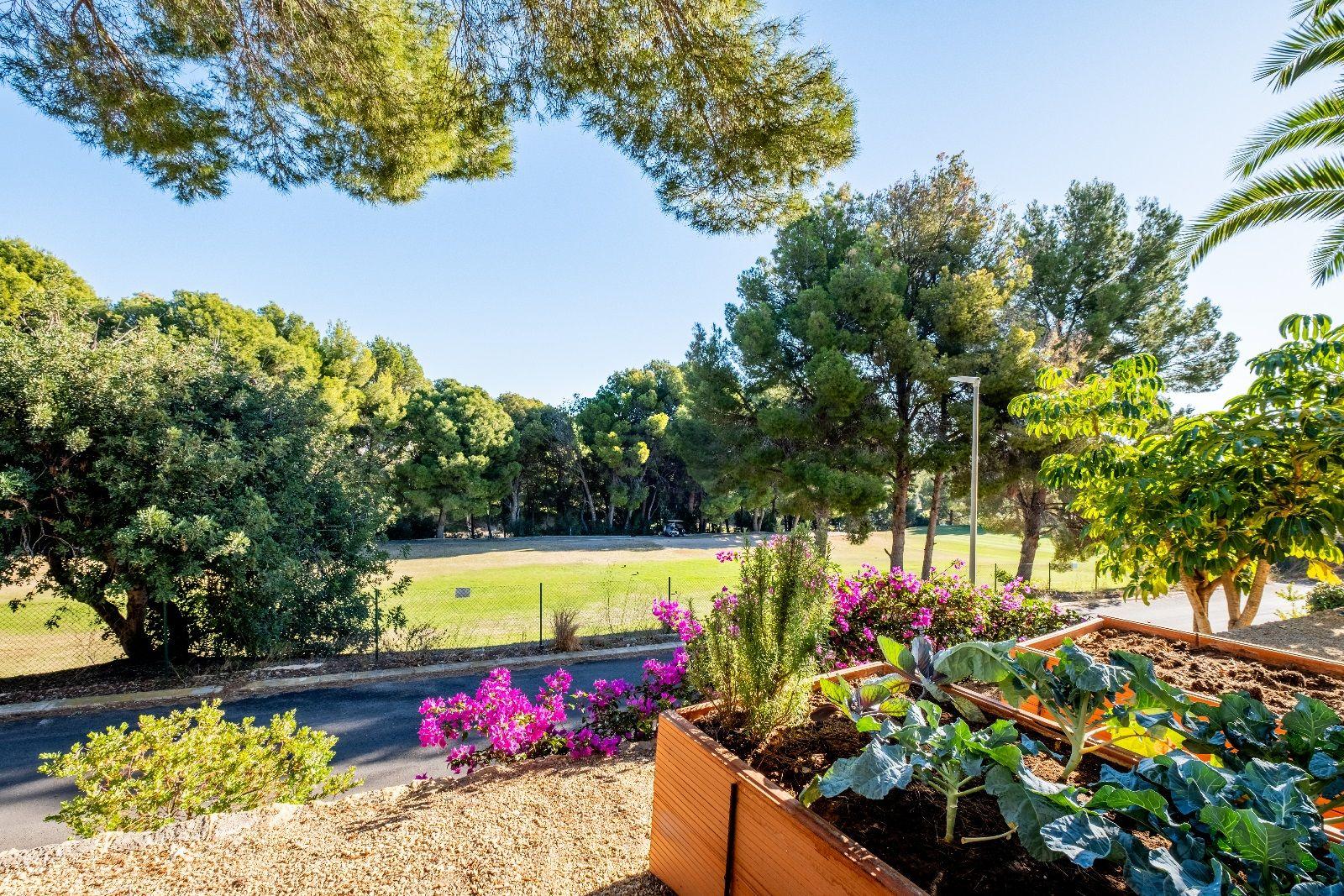 Mediterranean style villa in the privileged area of the Club de Golf.
