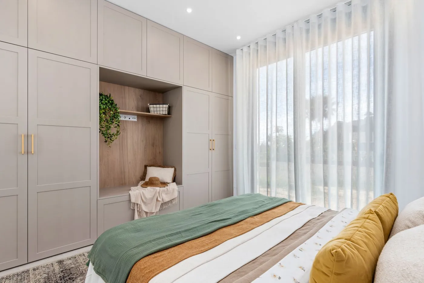 Contemporary newly built villas surrounded by mountains in Polop de la Marina.